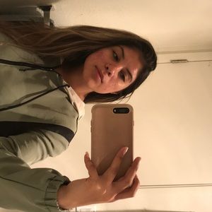 Meet your Posher, Luisa